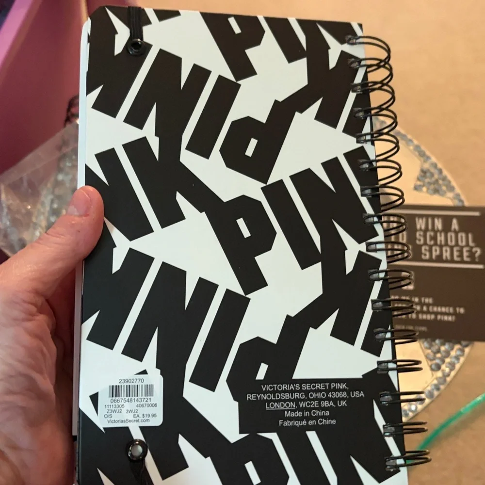 Pink Victoria’s Secret datebooks 2017-2019 for collectors brand new